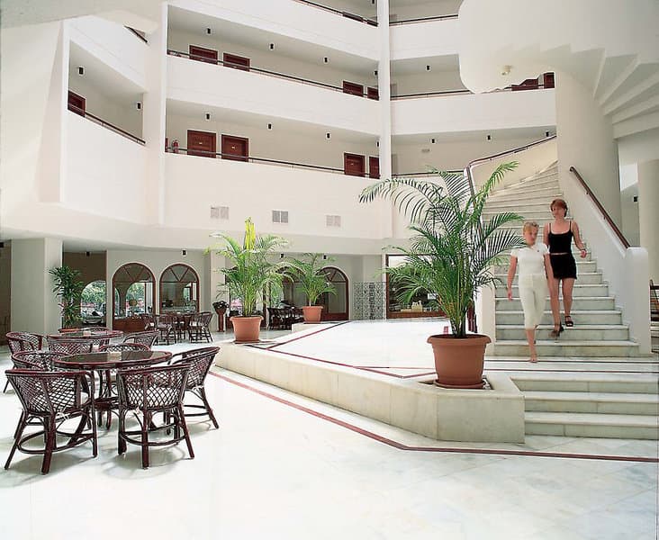 Fortuna Beach Hotel - 28