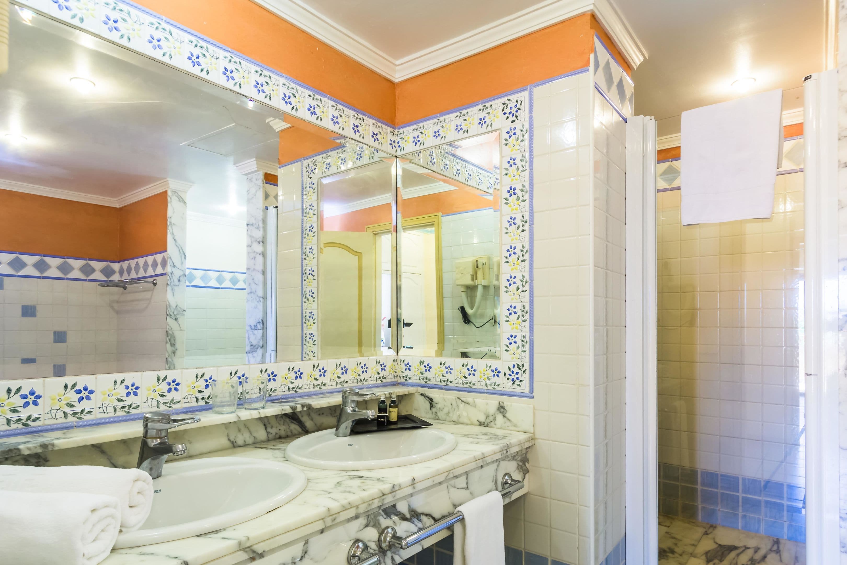 Hotel BlueBay Beach Club - 37