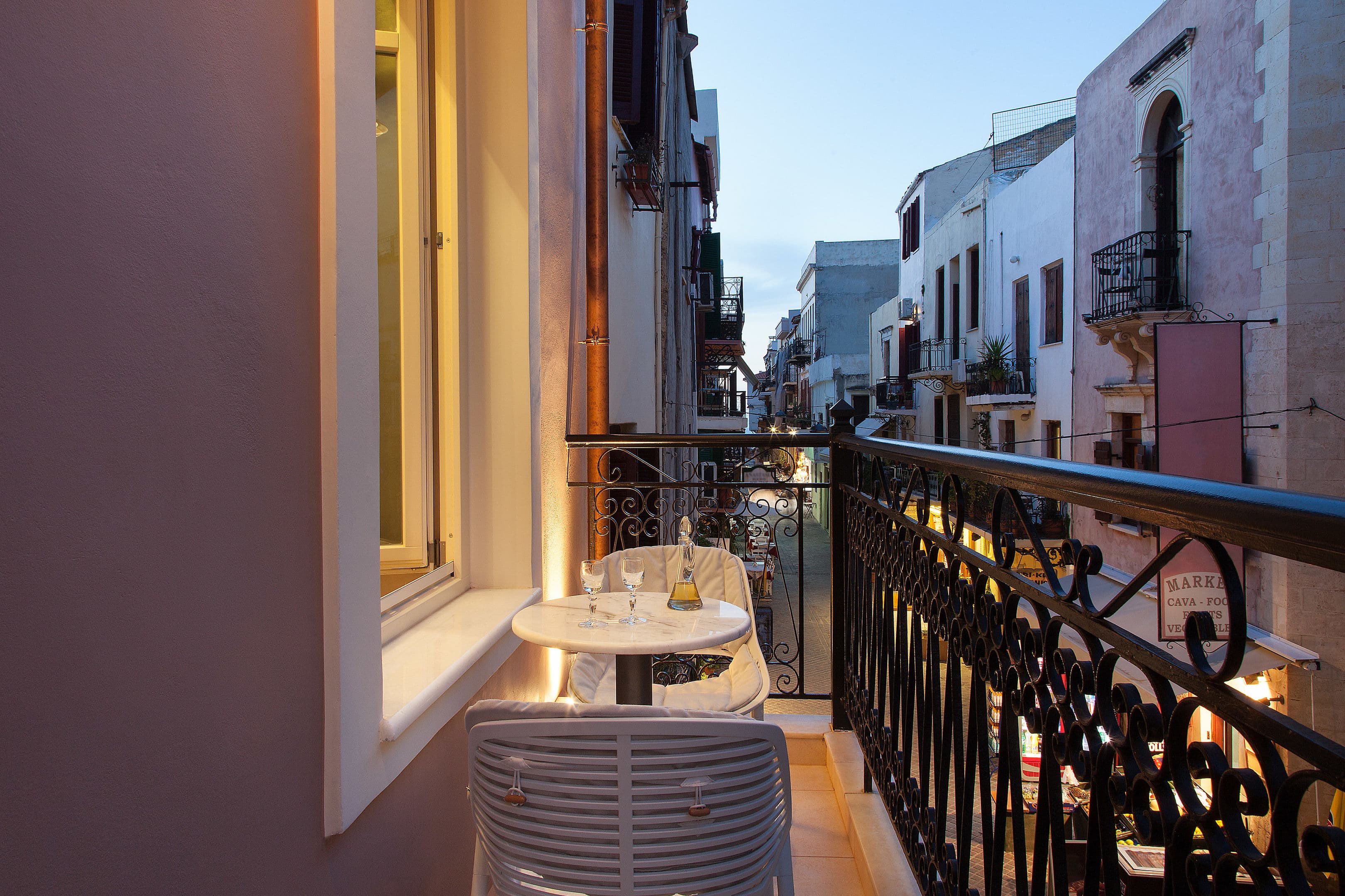 Consolato Boutique - 52