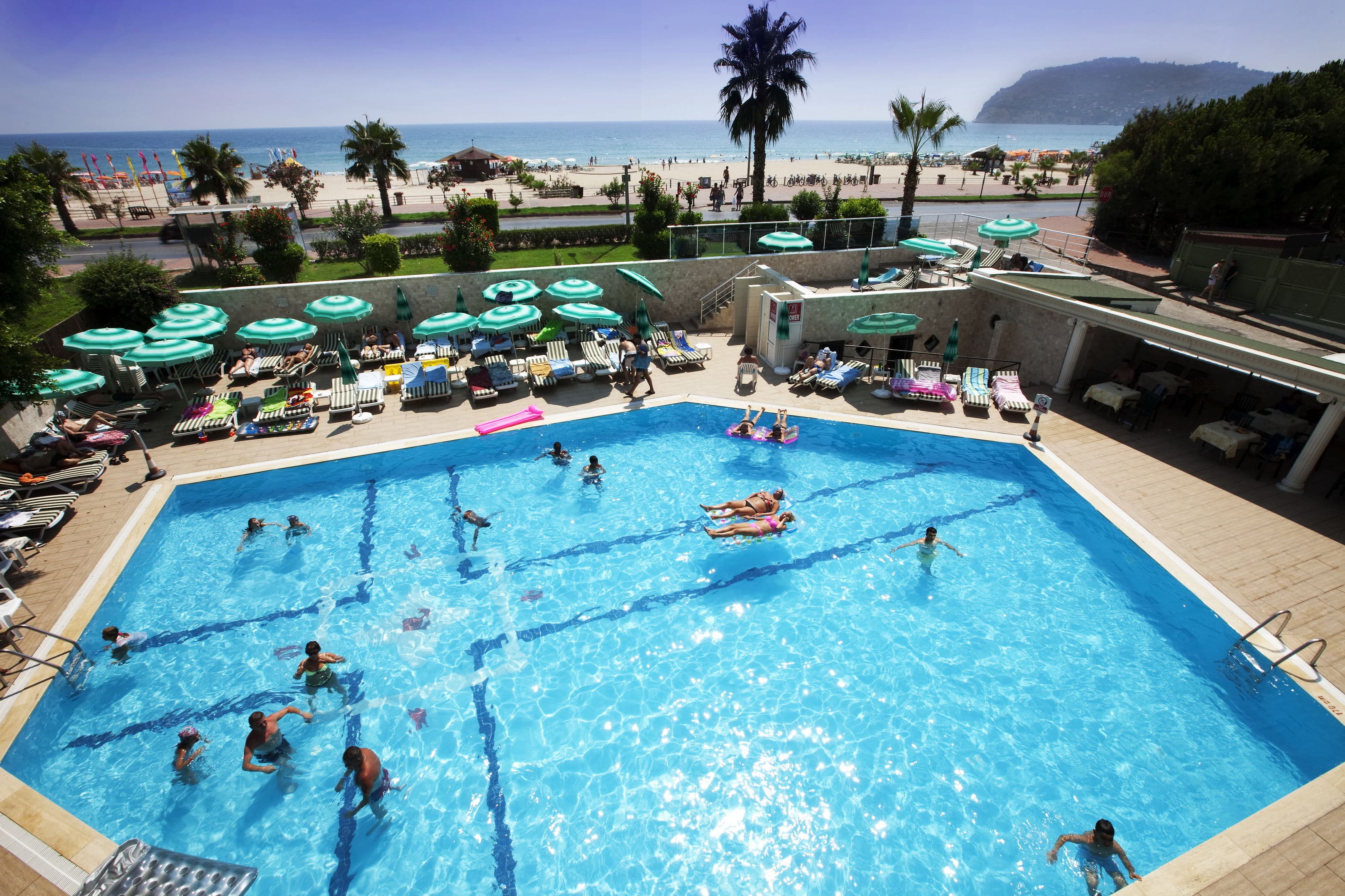 Big Blue Sky Hotel - 23