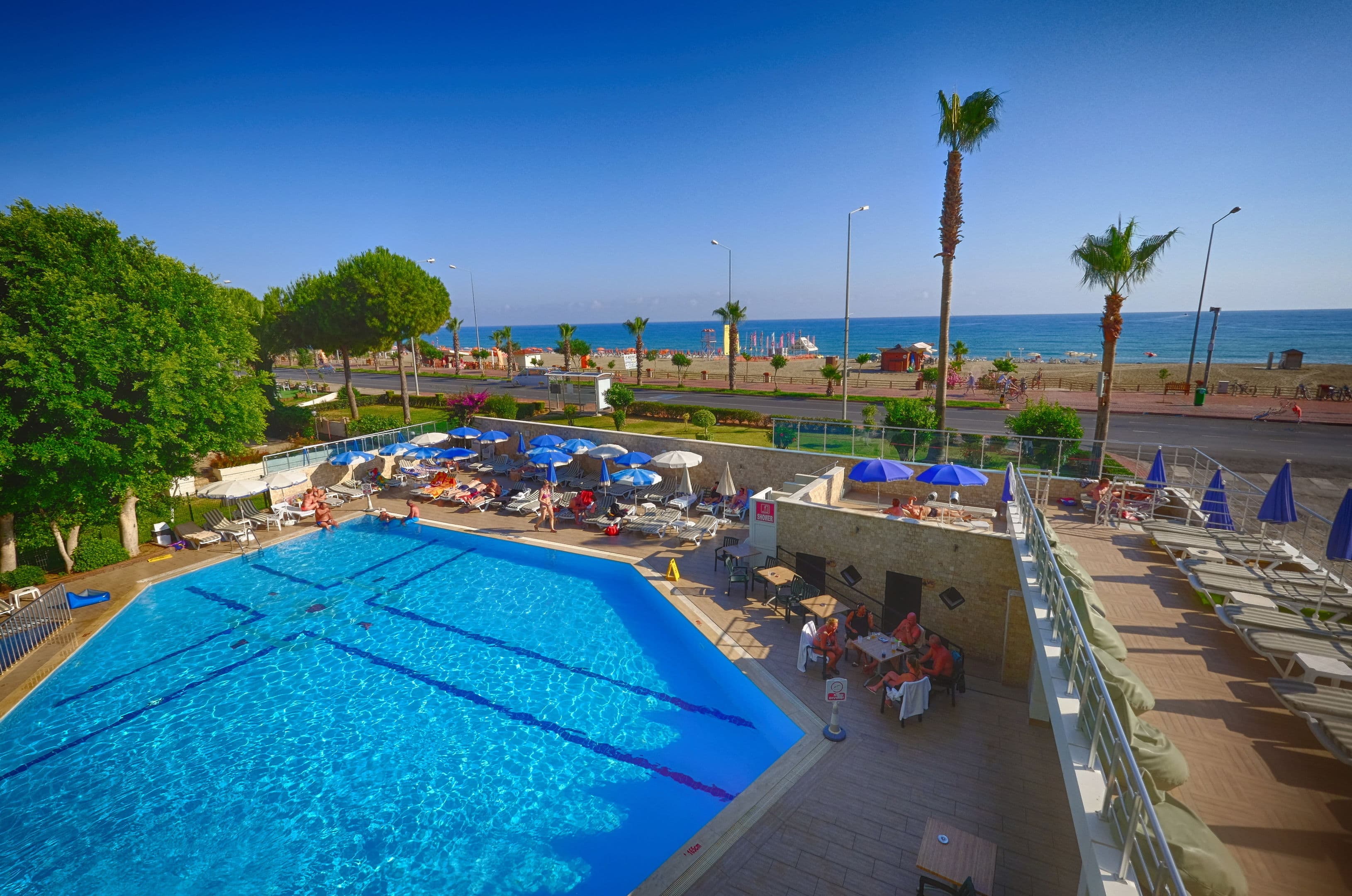 Big Blue Sky Hotel - 24