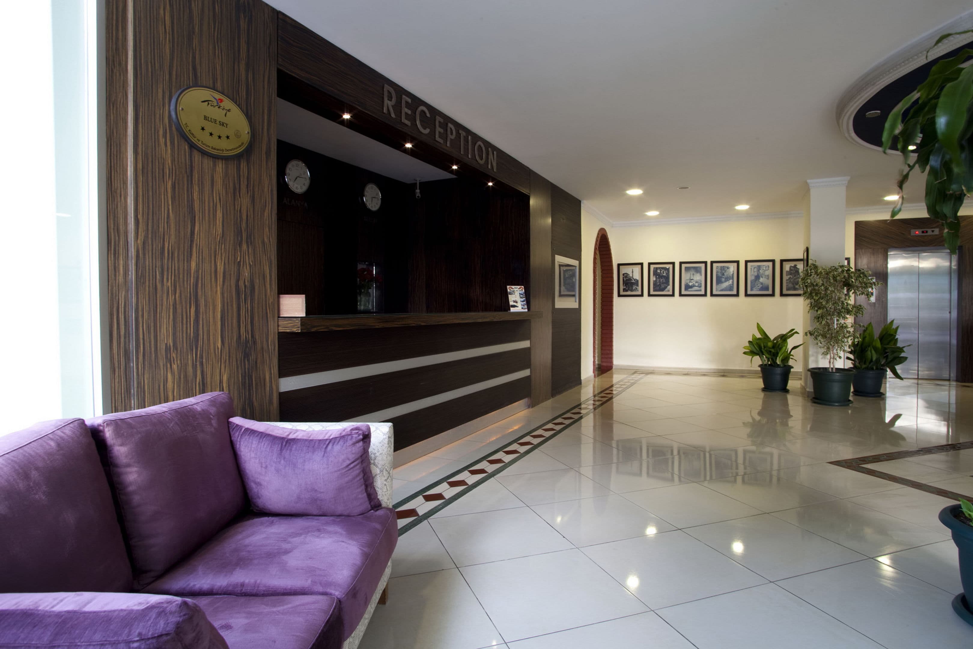 Big Blue Sky Hotel - 25