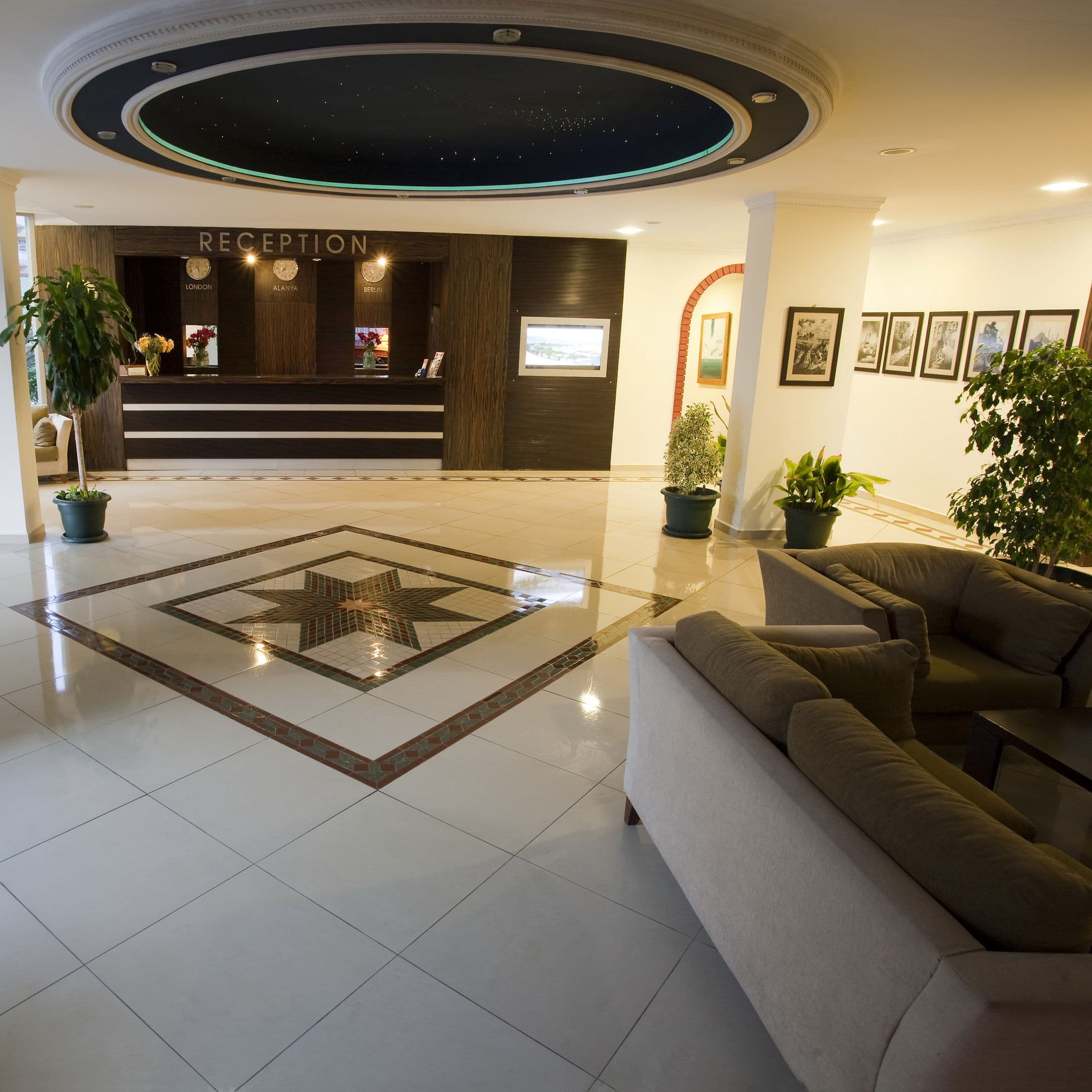 Big Blue Sky Hotel - 26