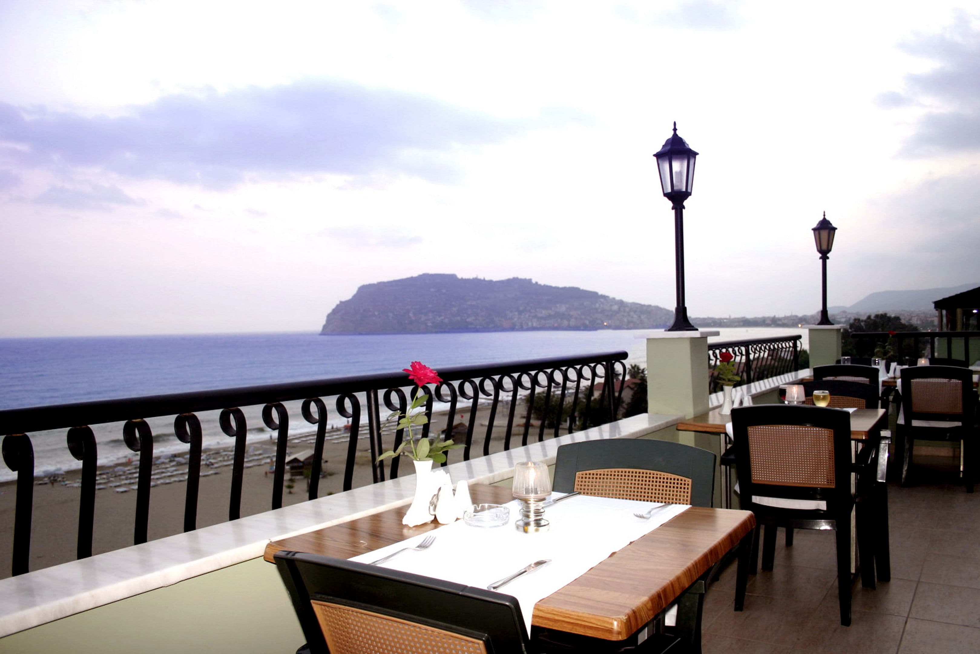 Big Blue Sky Hotel - 28