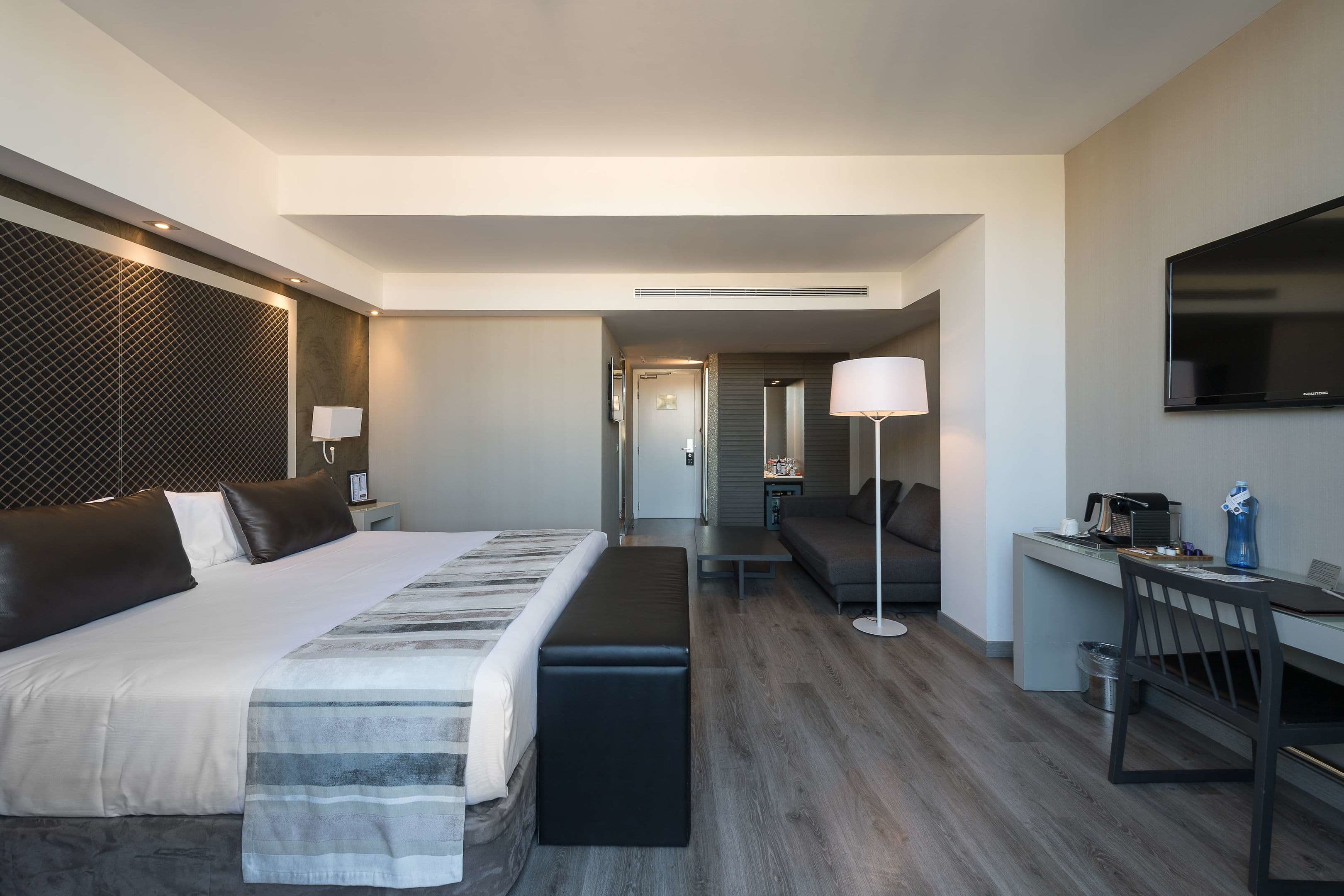 Catalonia Square - 102