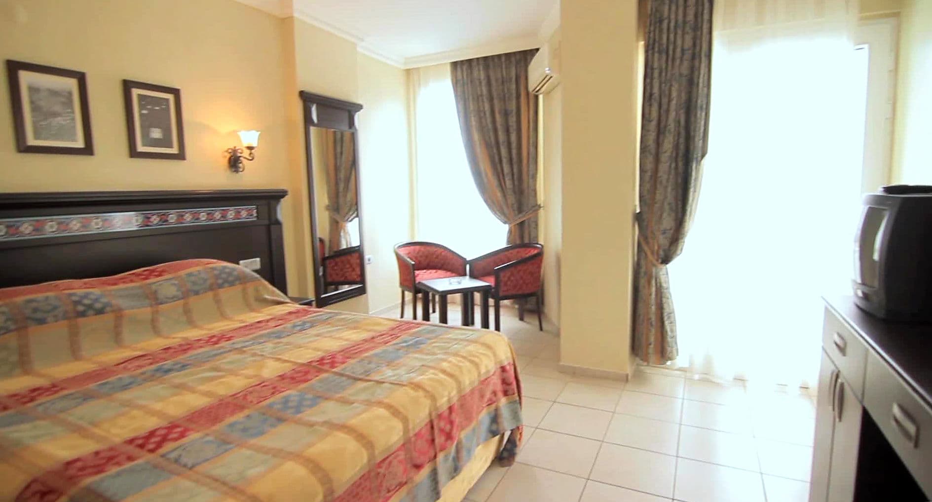 Big Blue Sky Hotel - 6