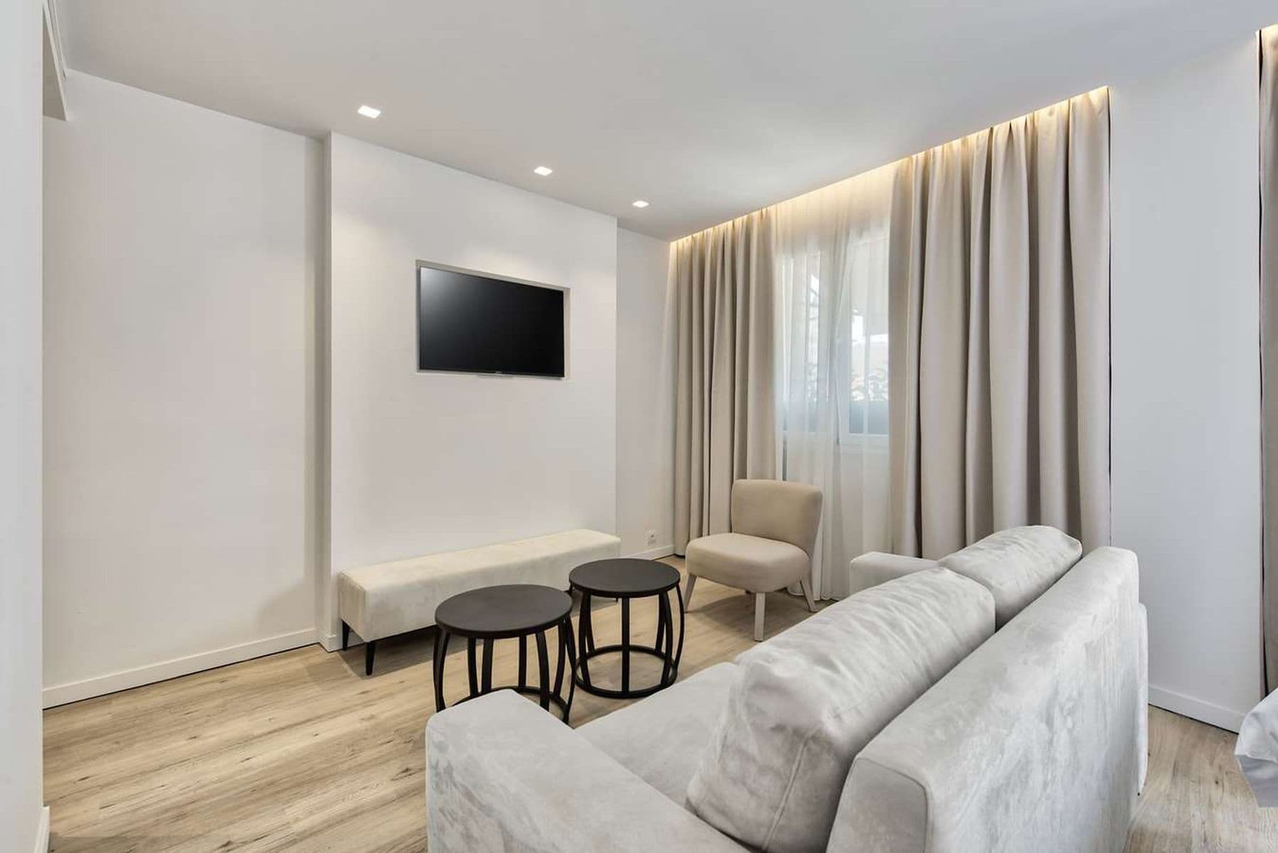 Bitzaro Hotel - 57