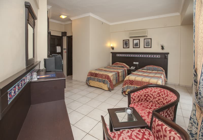 Big Blue Sky Hotel - 8