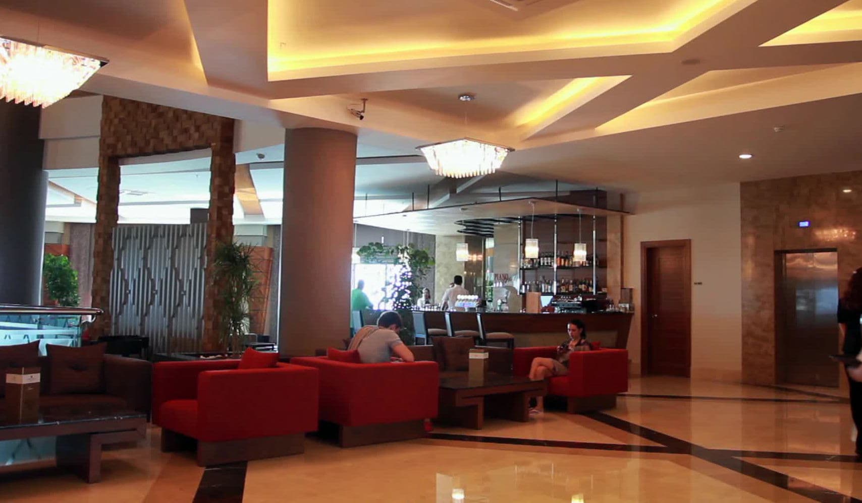 Commodore Elite Suites - 8