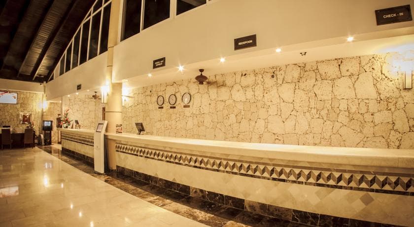 Grand Palladium Palace - 9