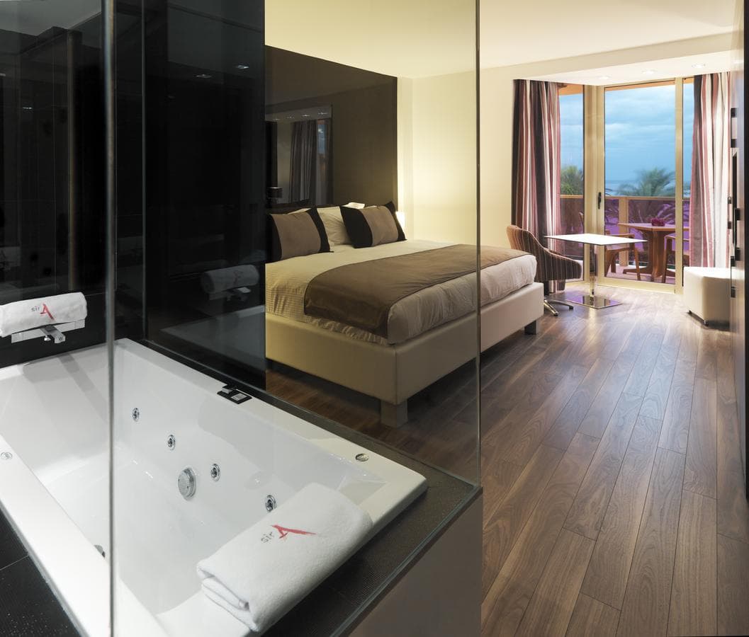 Hotel Sir Anthony - 9