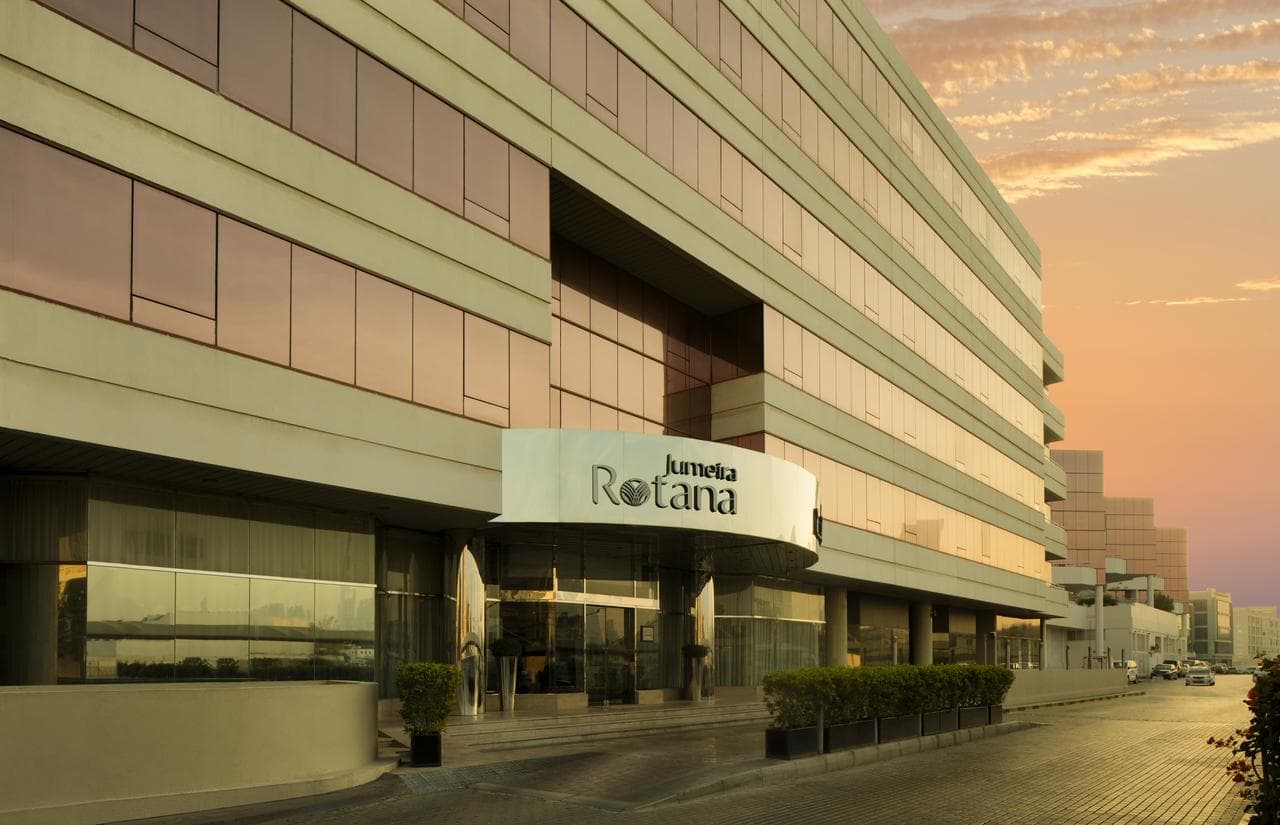 Charter Dubai - Hotel Jumeira Rotana 4*