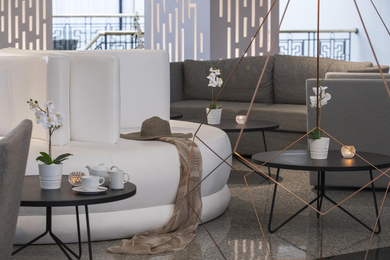 Odessa Beach Hotel - 8