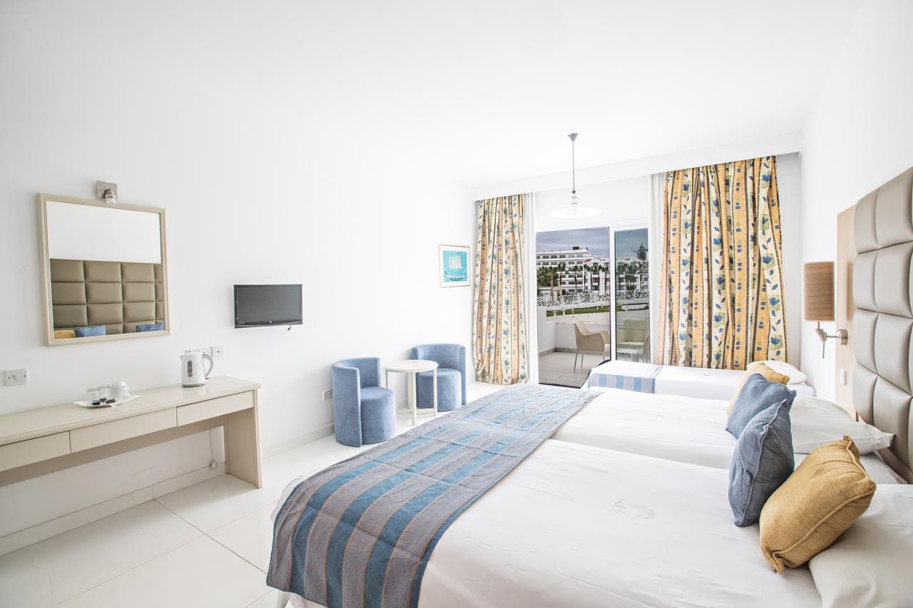 Odessa Beach Hotel - 11