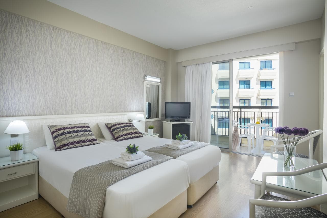 Pavlo Napa Beach Hotel - 9