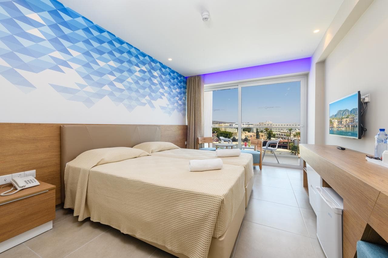 Hotel Seasons by Tasia Maris - 3