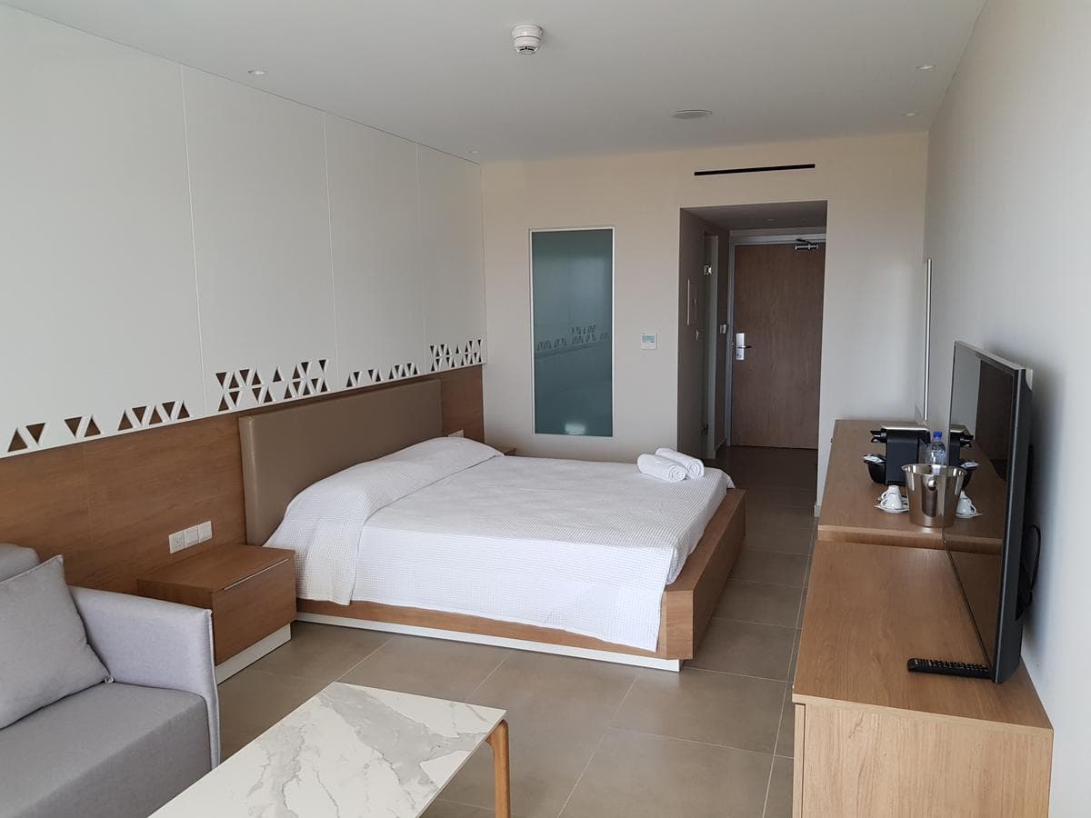 Hotel Seasons by Tasia Maris - 17