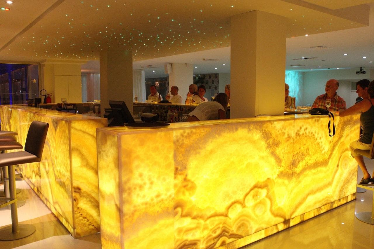 Vrissiana Beach Hotel - 3