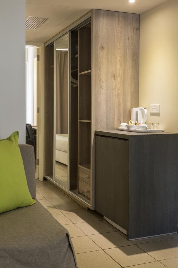 Hotel Mayfair Gardens - 3