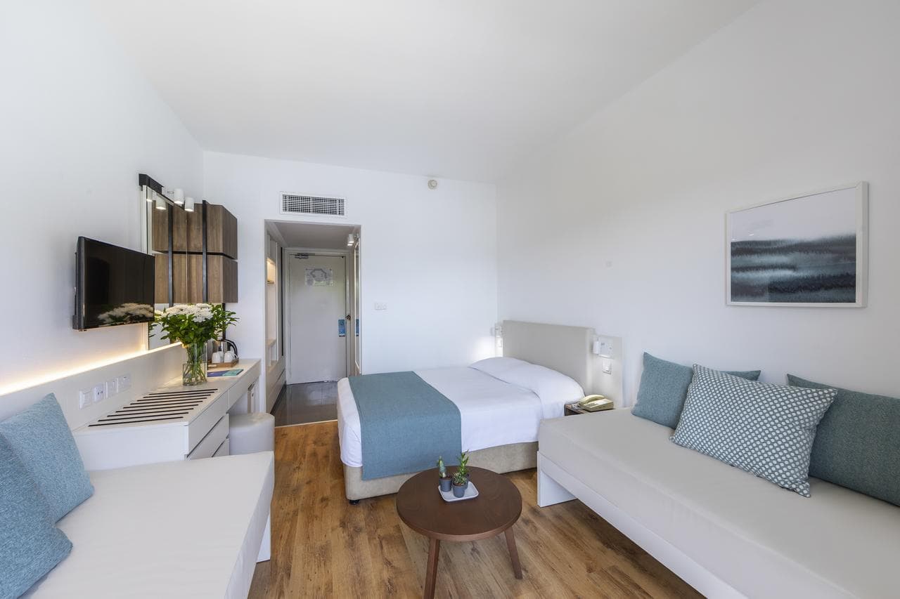 Hotel Louis Phaethon Beach - 16