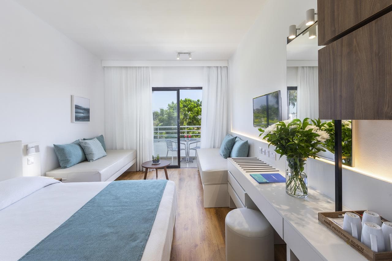 Hotel Louis Phaethon Beach - 17