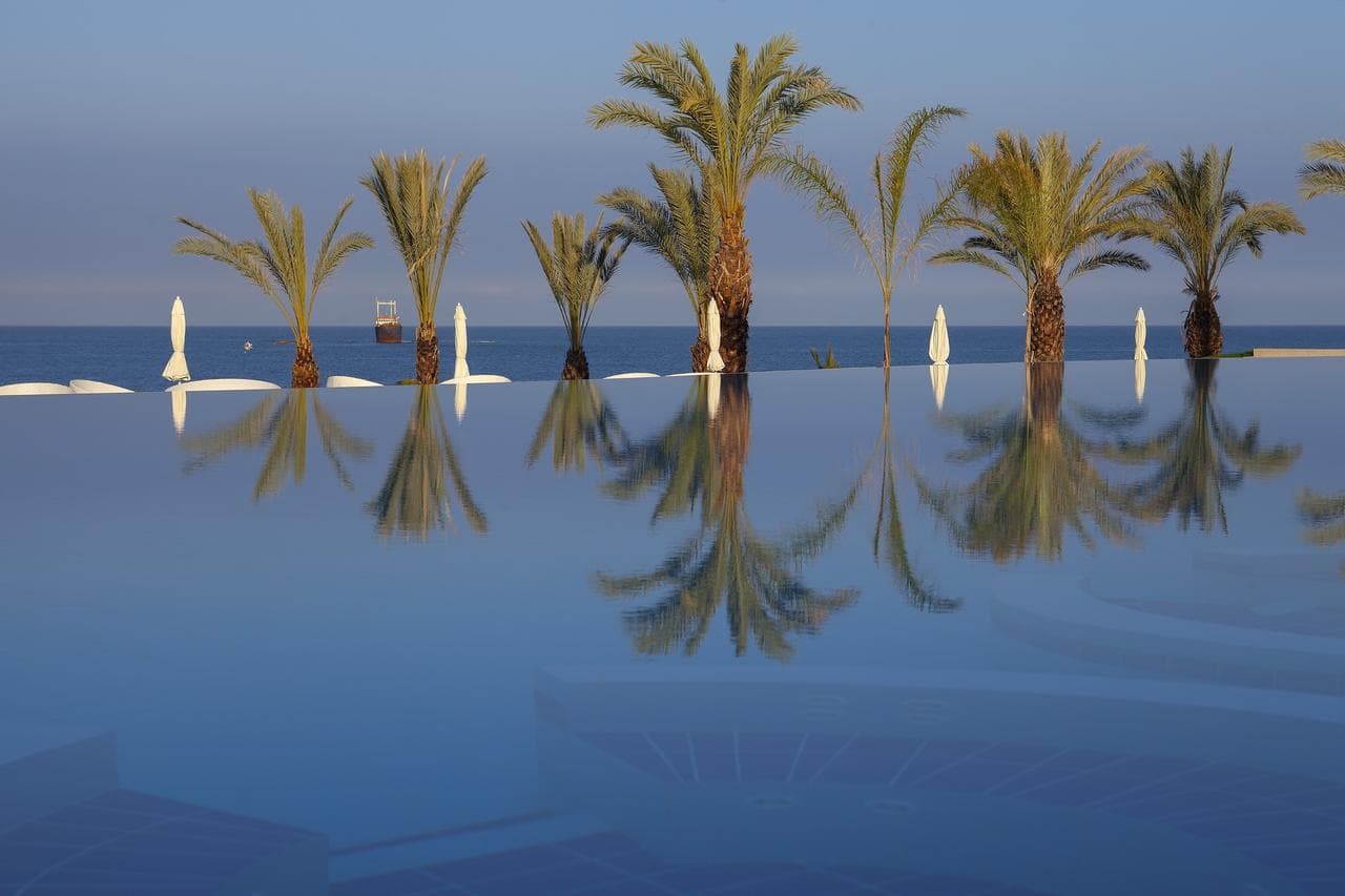 King Evelthon Beach Hotel & Resort - 3