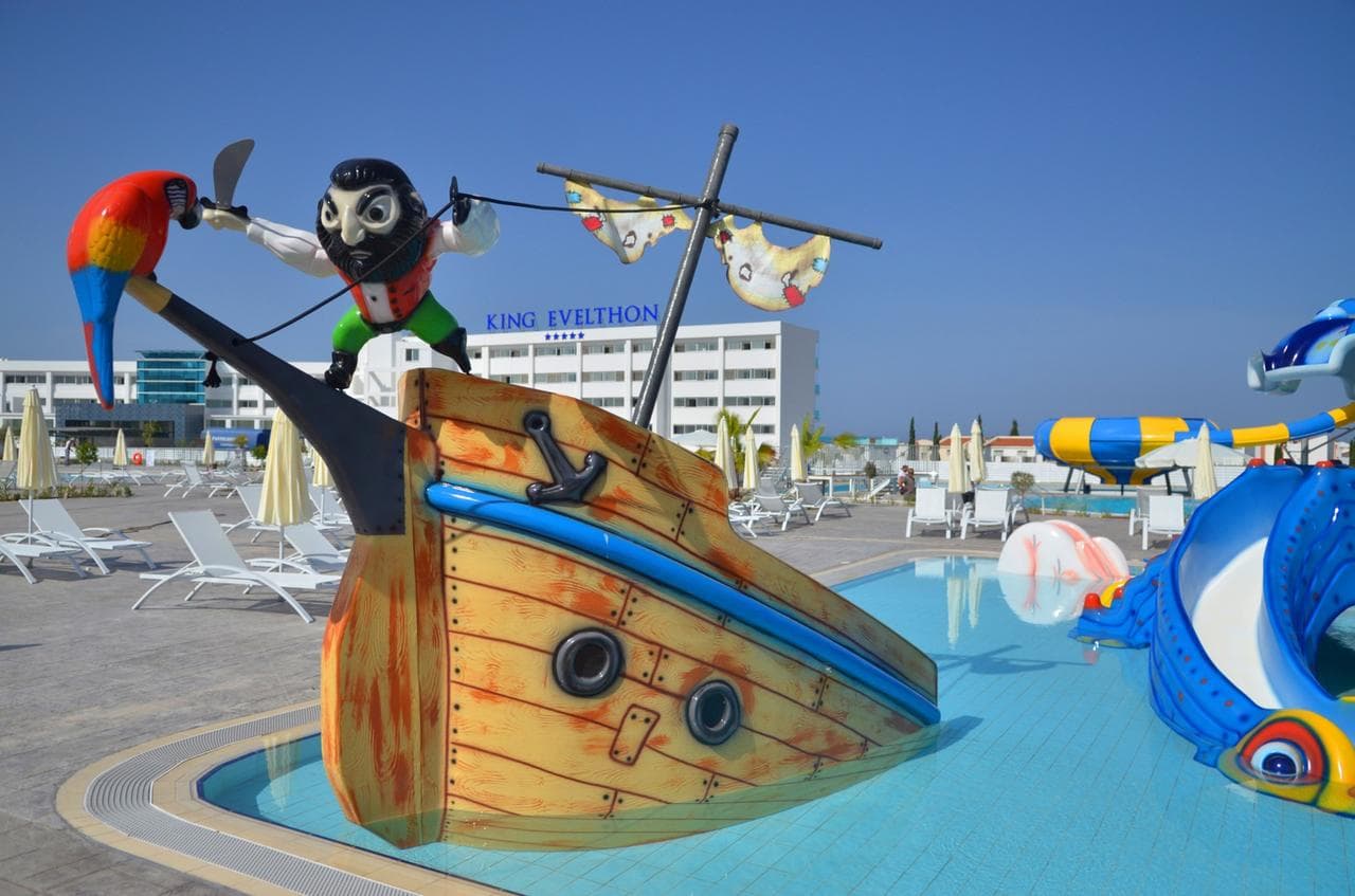 King Evelthon Beach Hotel & Resort - 9