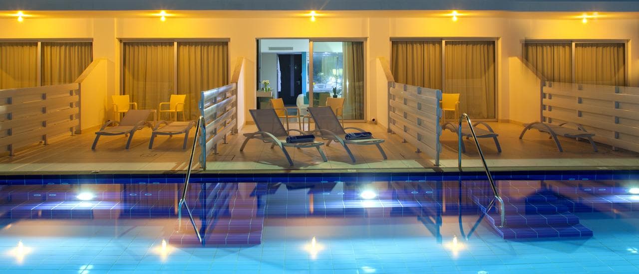 King Evelthon Beach Hotel & Resort - 12