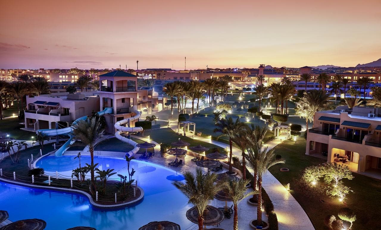Coral Sea Holiday Resort and Aqua Park - 4