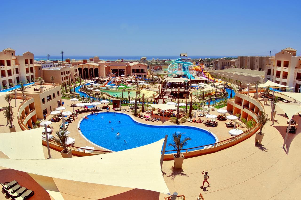 Coral Sea Aqua Club Resort - 8