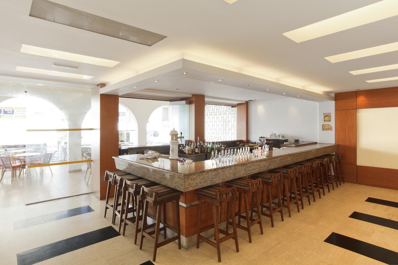 Hotel Africa - 3