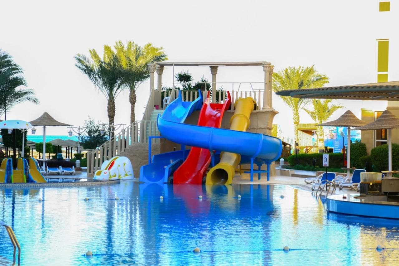 AMC Royal Hotel & Spa - 4