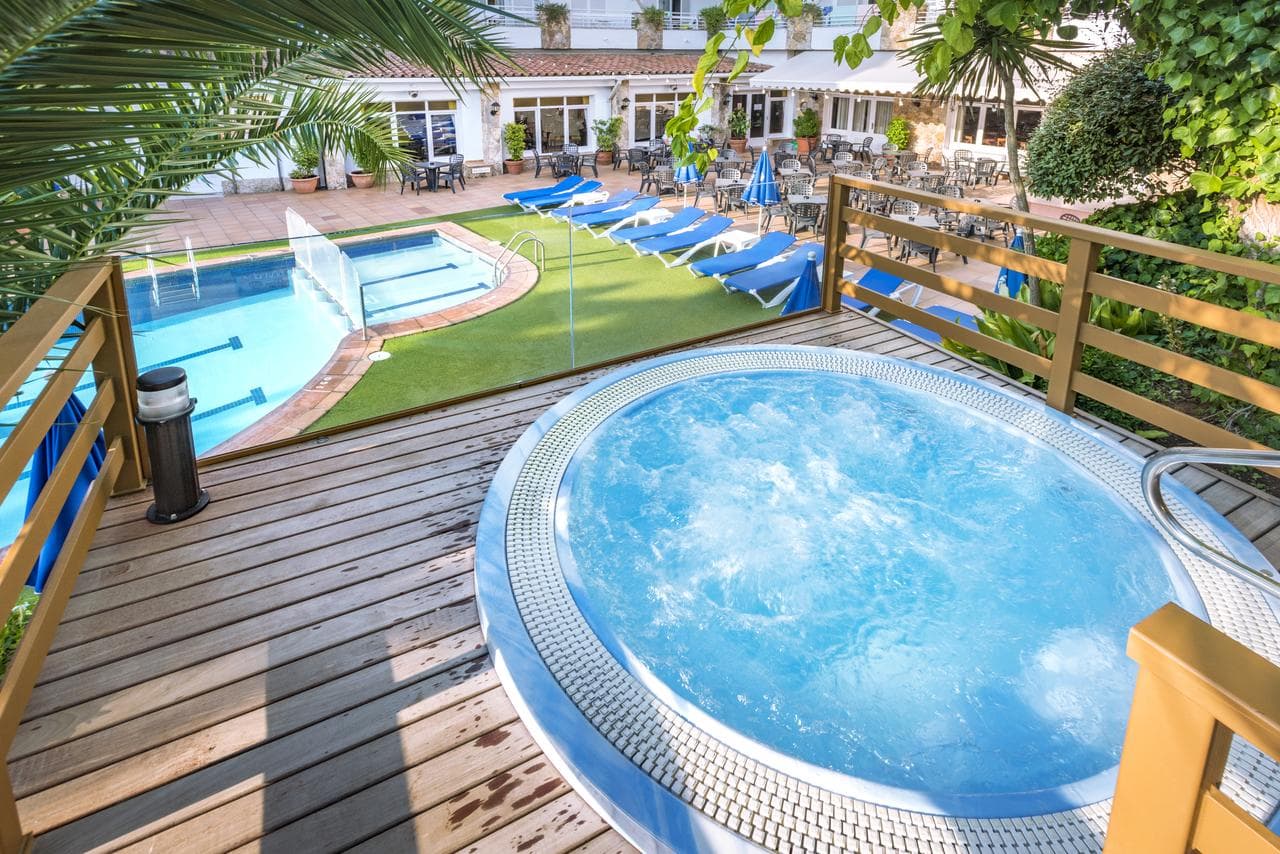 Hotel GHT Neptuno Tossa & Venus SPA - 1