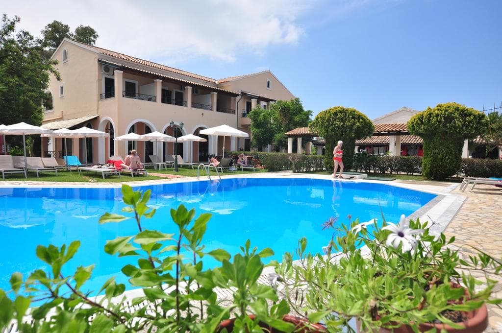 Acharavi Garden Hotel - 1