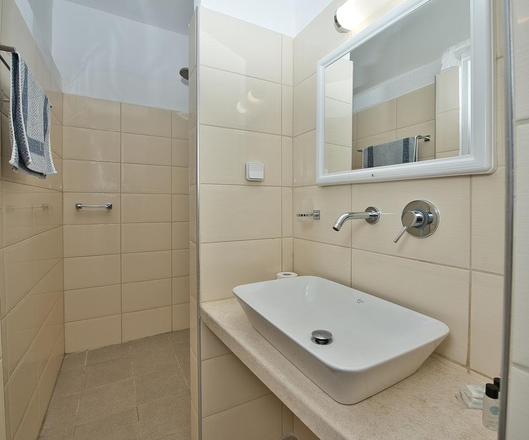 Caldera View Resort - 11