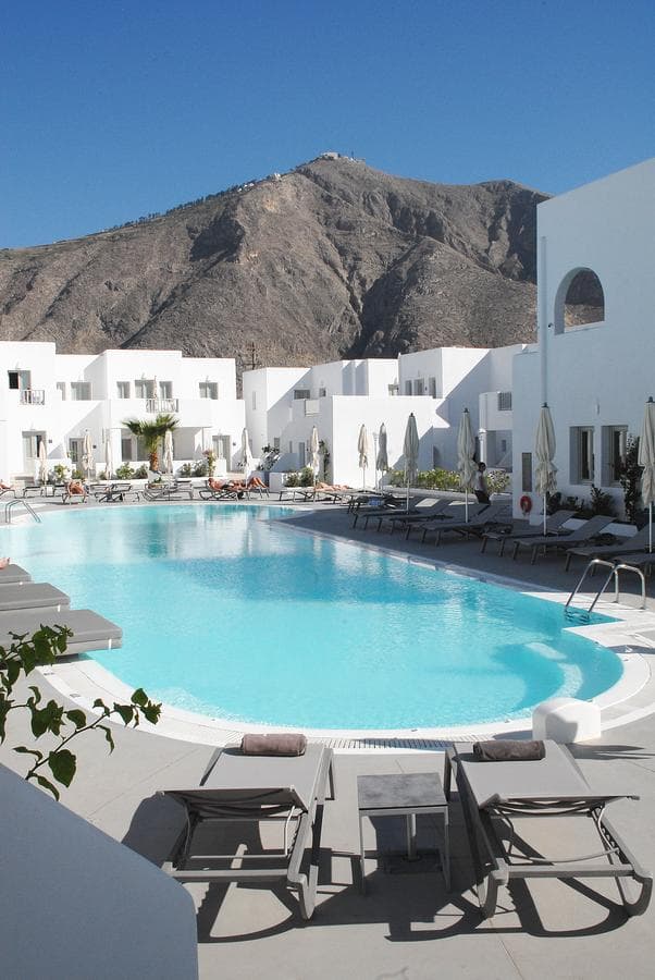 Aqua Blue Beach Hotel - 2
