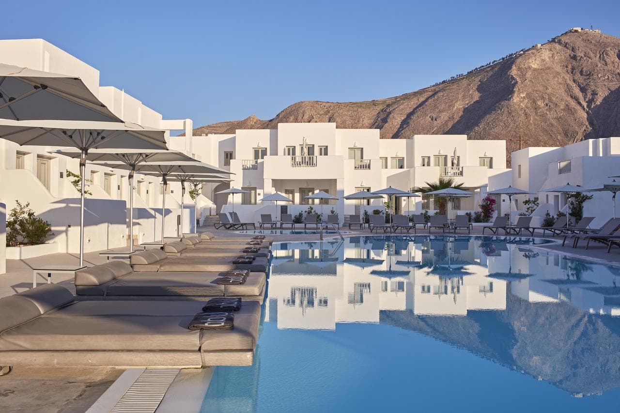 Aqua Blue Beach Hotel - 8