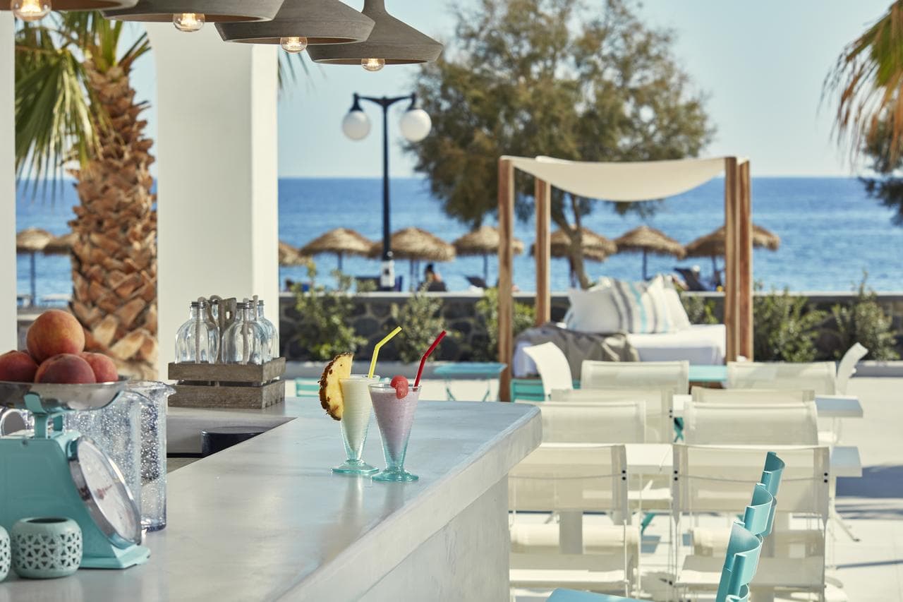 Aqua Blue Beach Hotel - 13