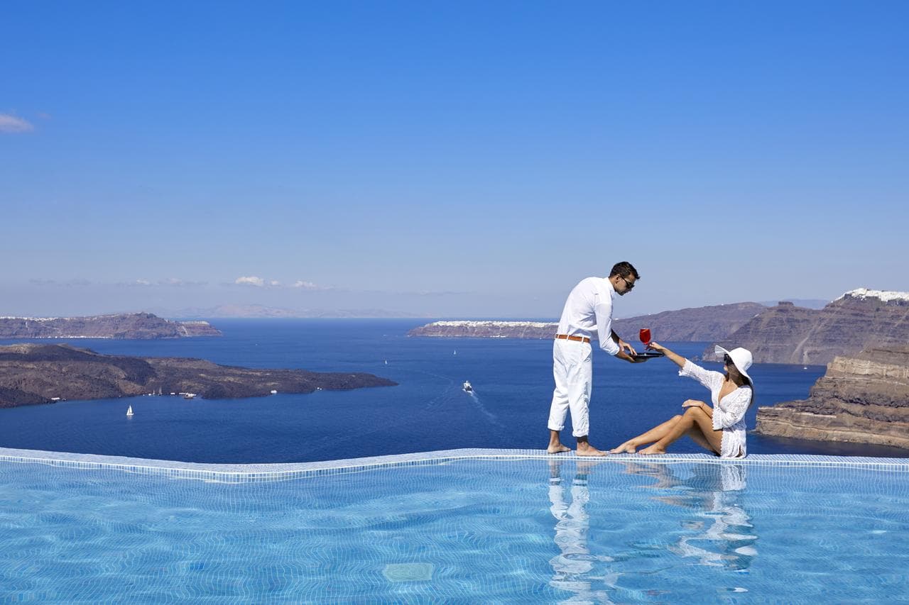 Suites of the Gods Cave Spa Hotel