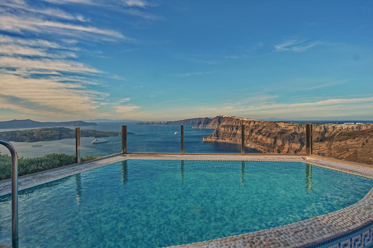 Suites of the Gods Cave Spa Hotel - 3