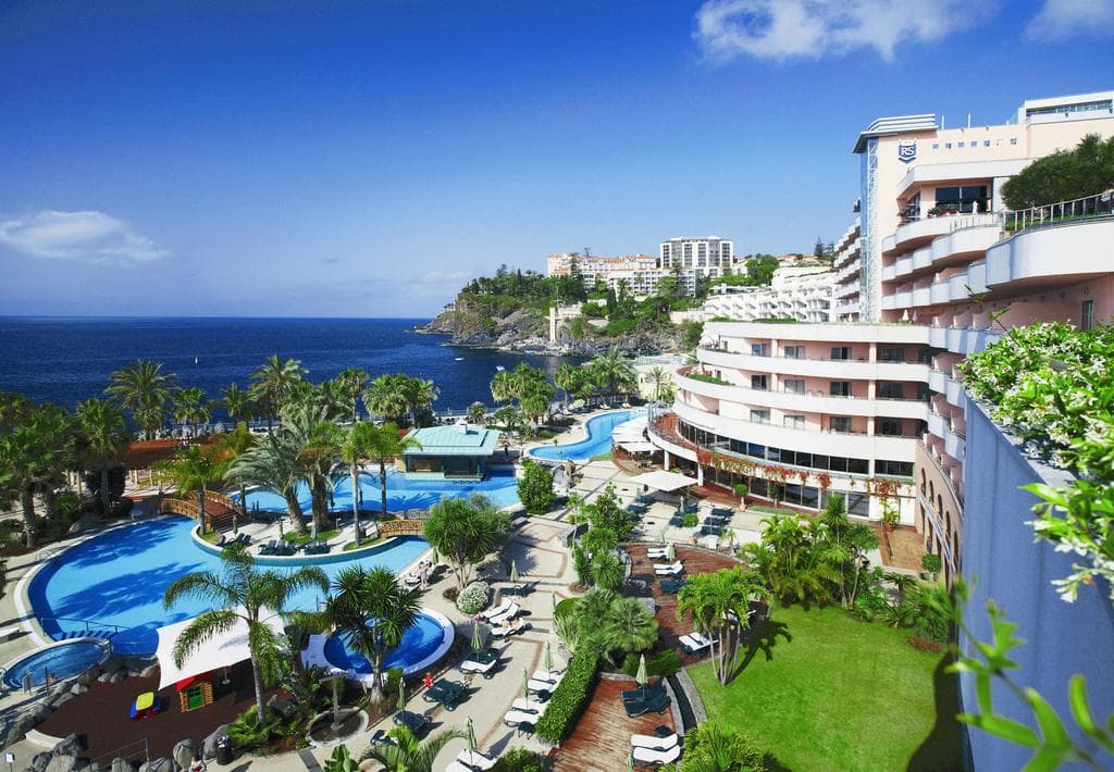 Royal Savoy Hotel - 3
