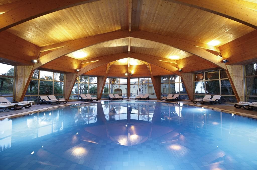 Royal Savoy Hotel - 2
