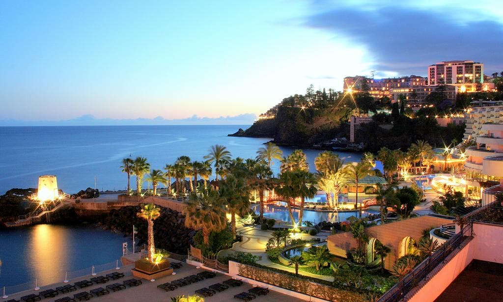 Royal Savoy Hotel - 9