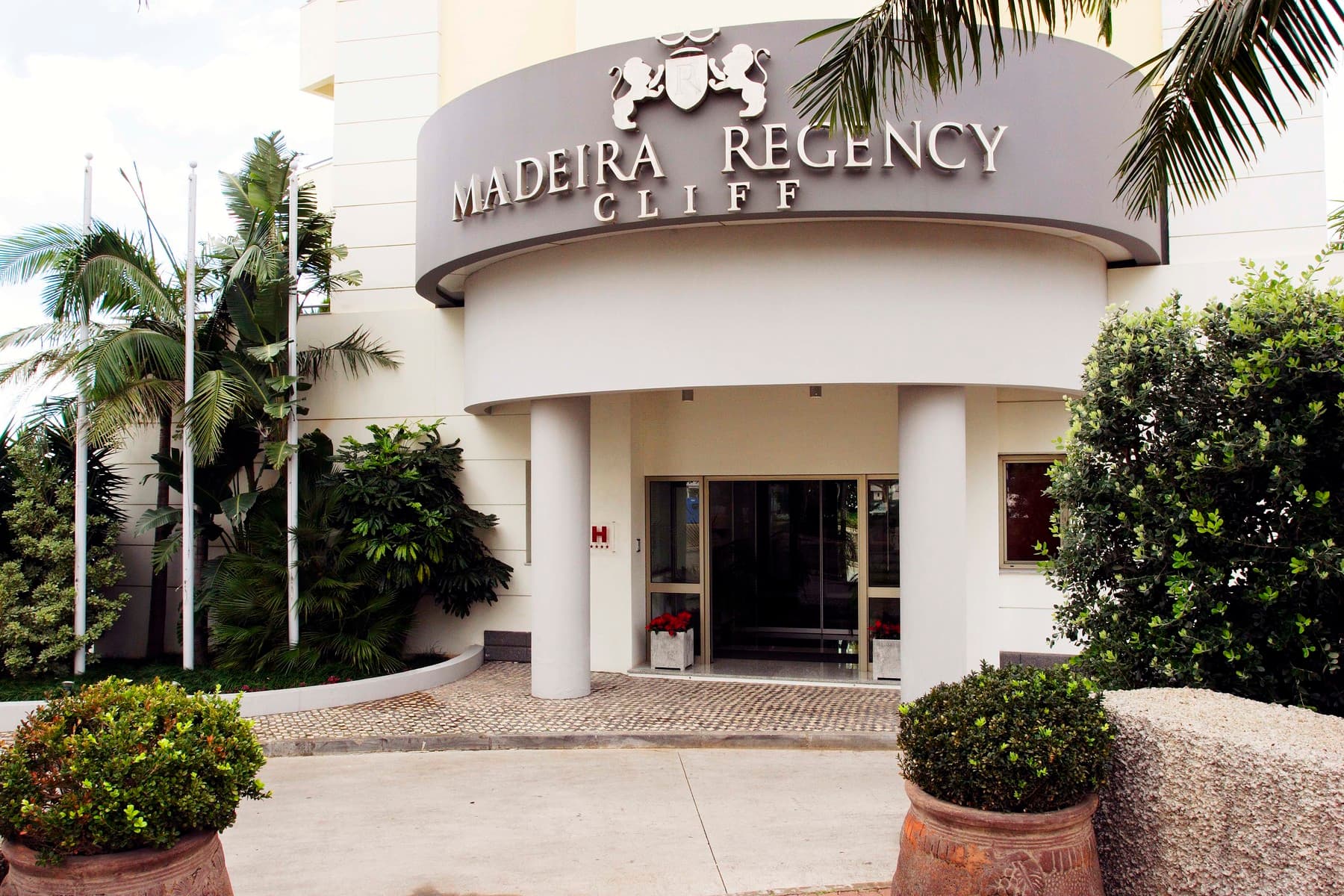 Regency Cliff Hotel - 8