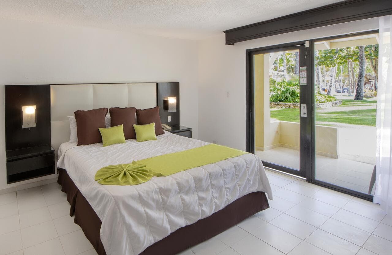 Viva Wyndham Dominicus Beach - 11