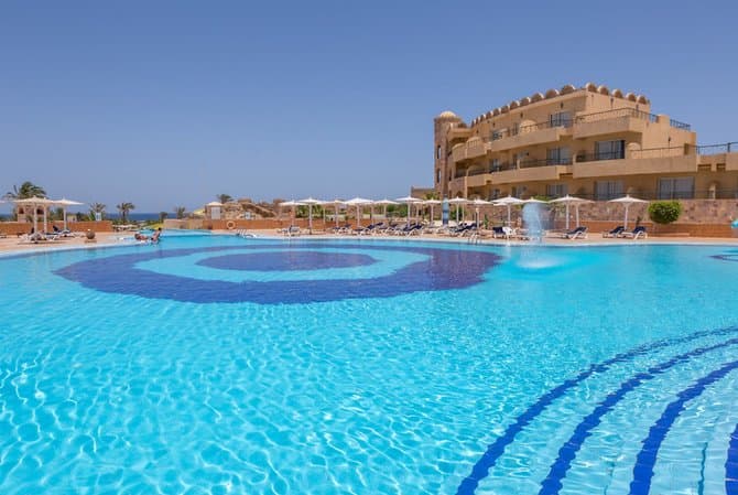 Utopia Beach Club Resort - 3