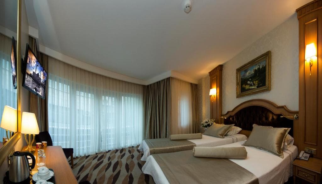 Aprilis Hotel - 14