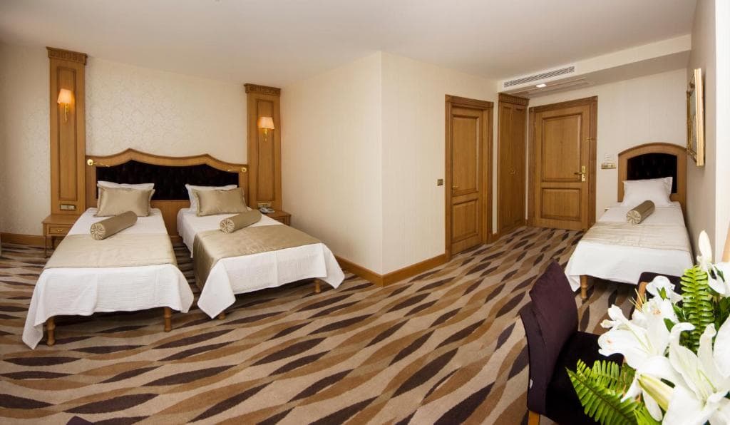 Aprilis Hotel - 13