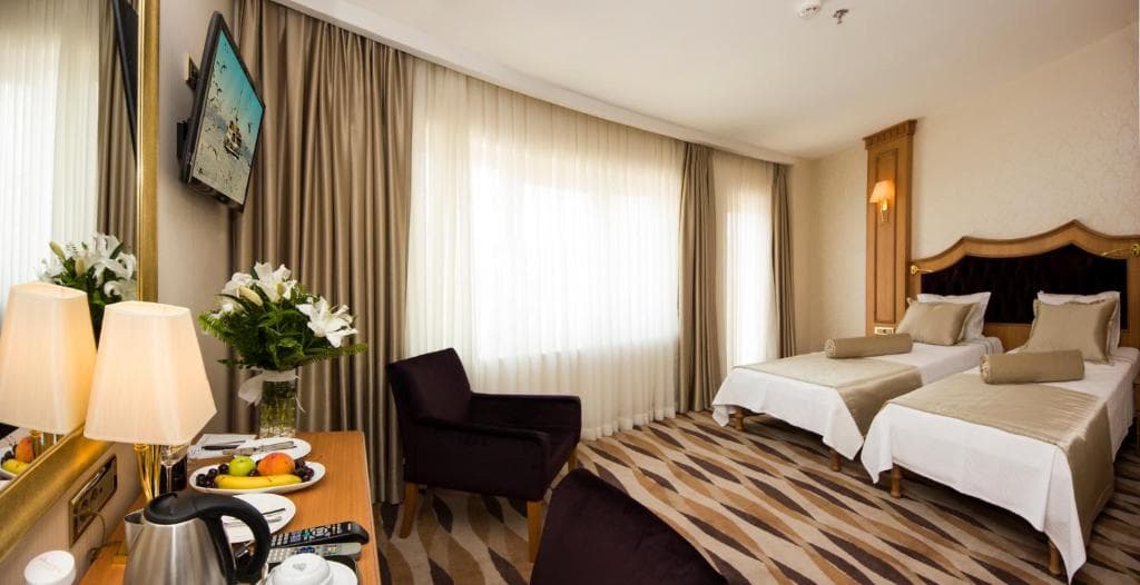 Aprilis Hotel - 11