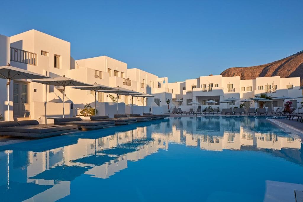 Aqua Blue Beach Hotel - 38